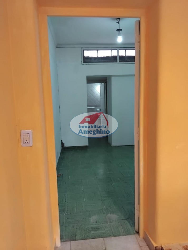 Venta de Casa sobre Avenida