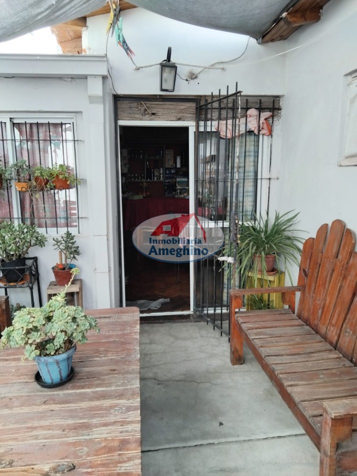 Venta de Casa sobre Avenida