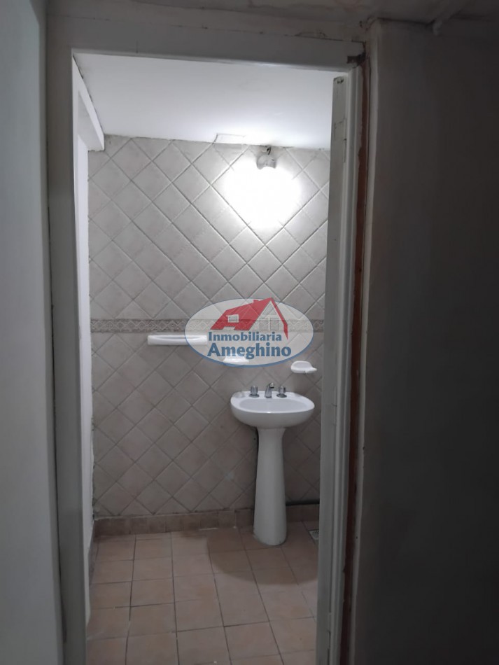 Venta de Casa sobre Avenida