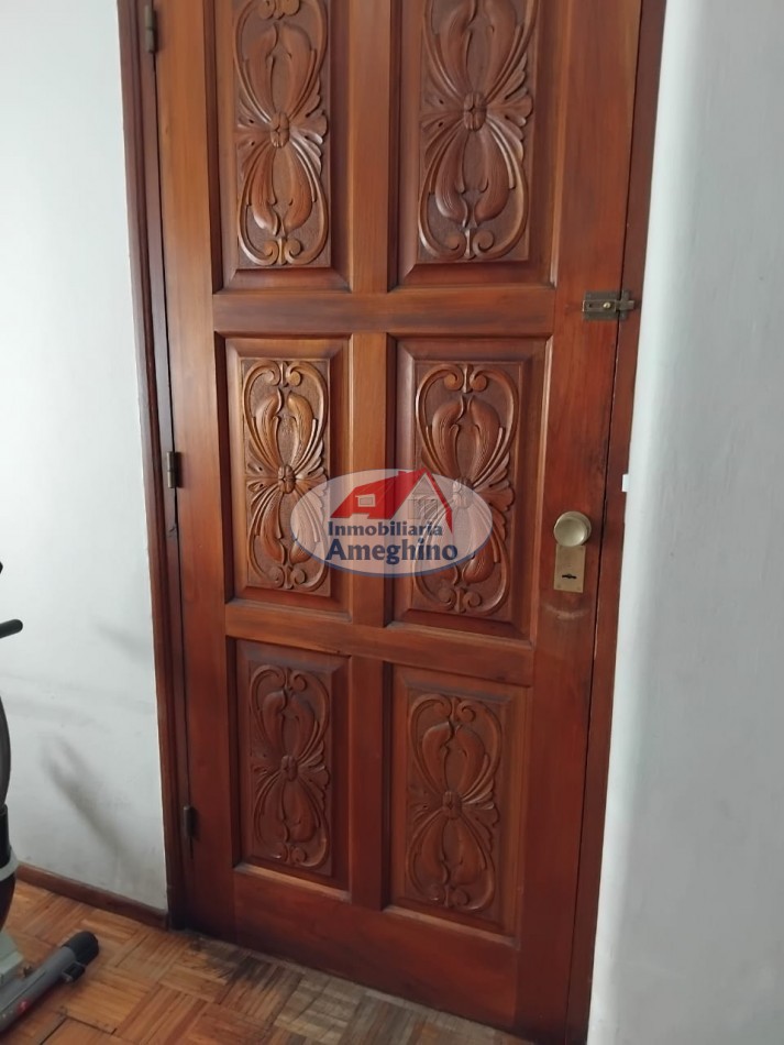 Venta de Casa sobre Avenida