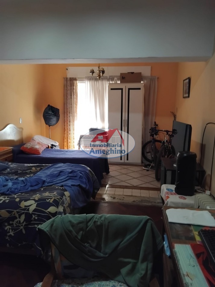 Venta de Casa sobre Avenida