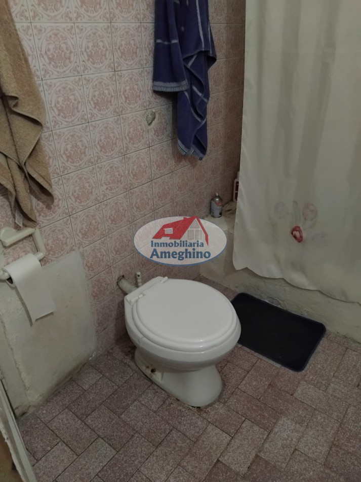 Venta de Casa sobre Avenida